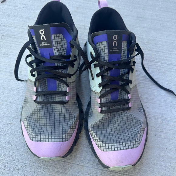 On Running Shoes - Picture 4 of 6